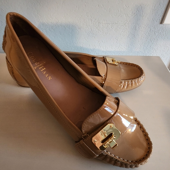 Cole Haan Shoes - EUC Cole Haan Nike Air Tan Patent Loafers